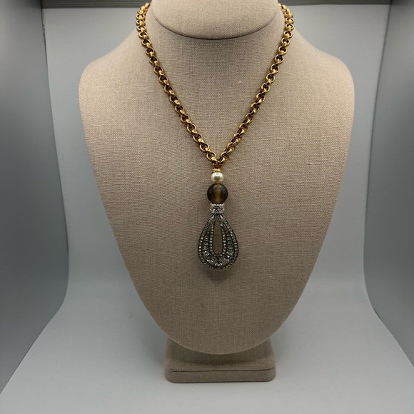 Elegant Gold and Silver Pendant Necklace
